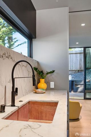 335 Diamond Street, San Francisco, CA 94114