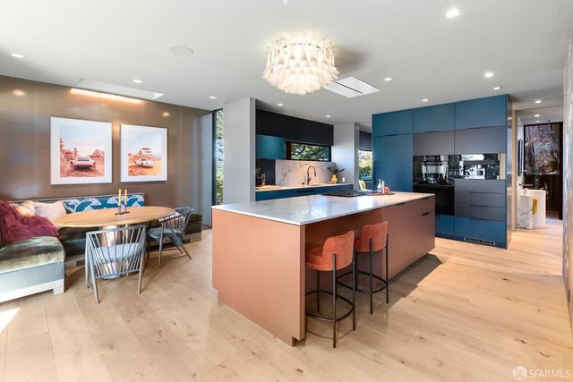 335 Diamond Street, San Francisco, CA 94114