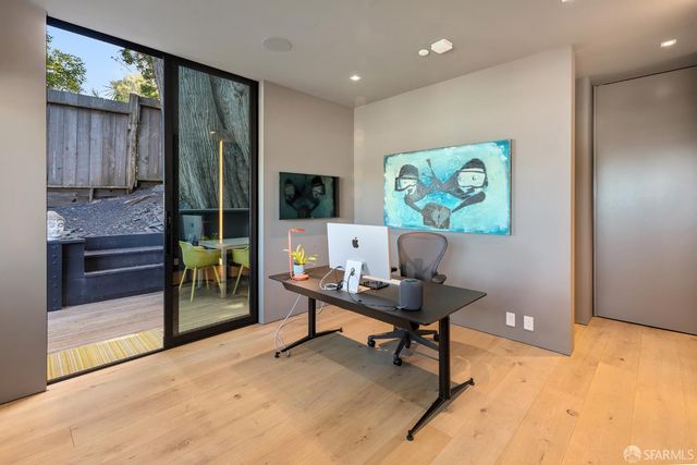 335 Diamond Street, San Francisco, CA 94114