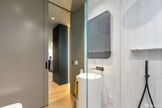 335 Diamond Street, San Francisco, CA 94114