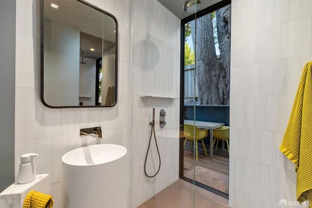 335 Diamond Street, San Francisco, CA 94114