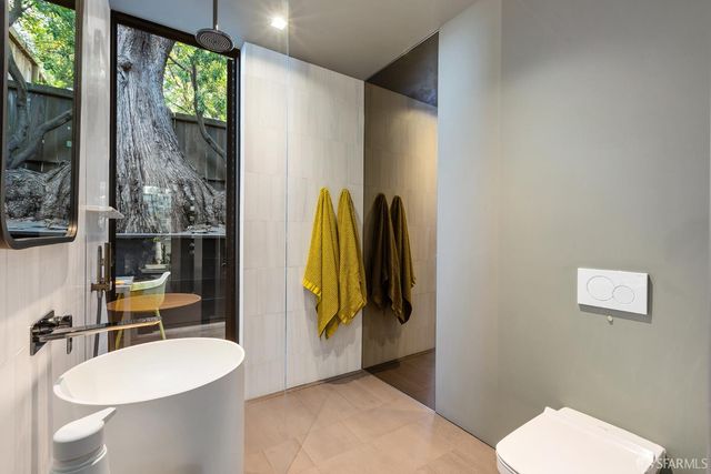 335 Diamond Street, San Francisco, CA 94114