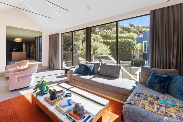 335 Diamond Street, San Francisco, CA 94114