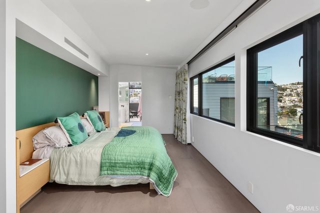 335 Diamond Street, San Francisco, CA 94114