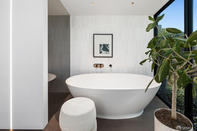 335 Diamond Street, San Francisco, CA 94114