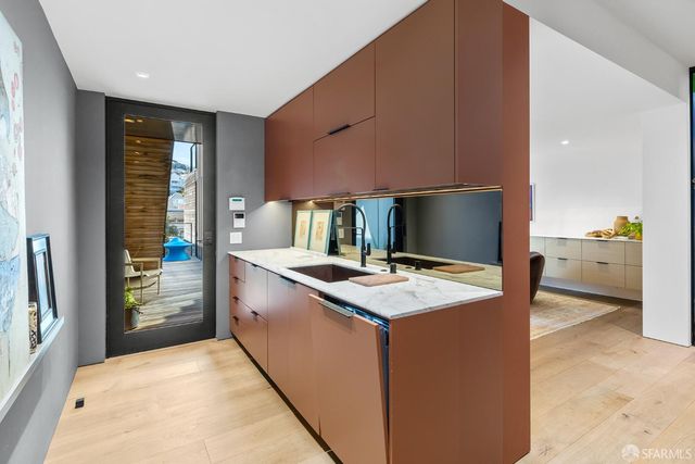 335 Diamond Street, San Francisco, CA 94114