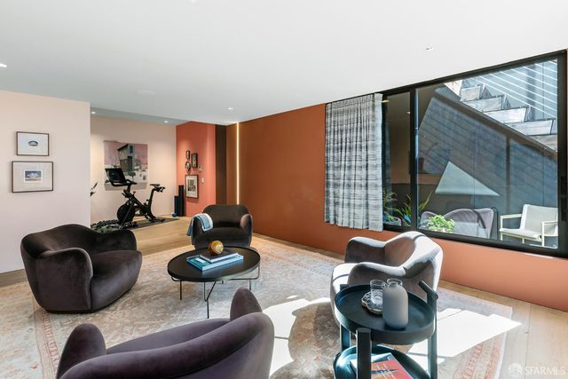 335 Diamond Street, San Francisco, CA 94114