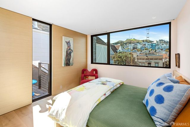 335 Diamond Street, San Francisco, CA 94114