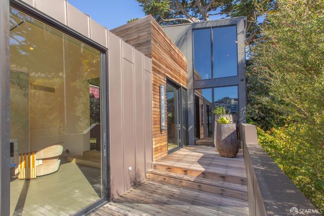 335 Diamond Street, San Francisco, CA 94114