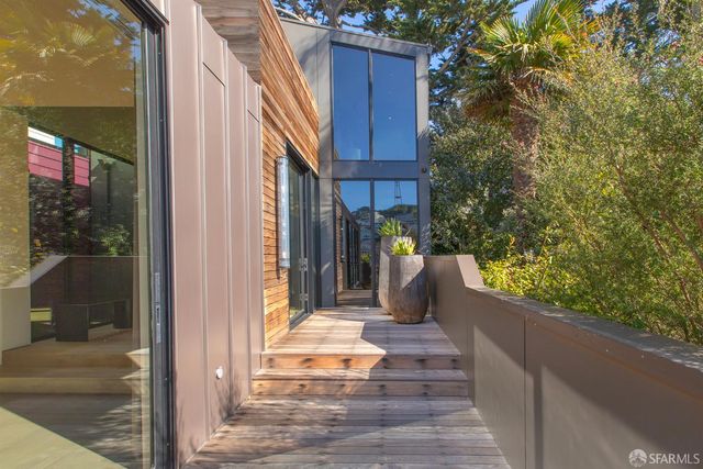 335 Diamond Street, San Francisco, CA 94114