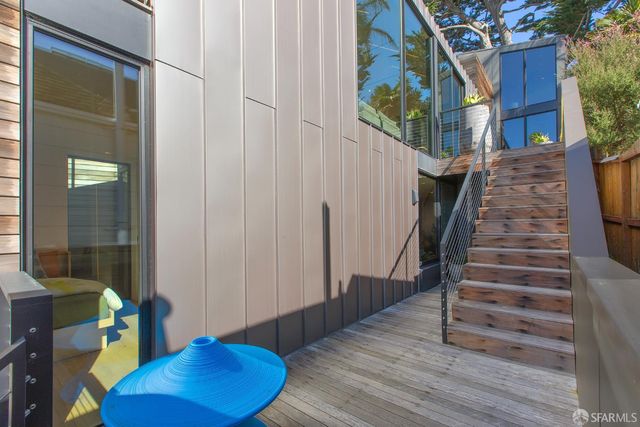 335 Diamond Street, San Francisco, CA 94114