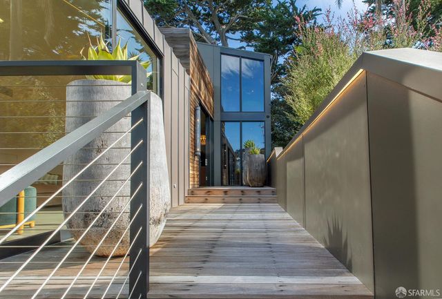 335 Diamond Street, San Francisco, CA 94114