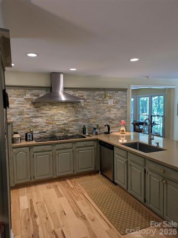 675 Fox Run Lane, Tryon, NC 28782