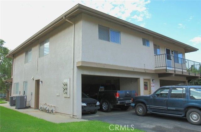 1073 W Calle De La Luna 4, Azusa, CA 91702