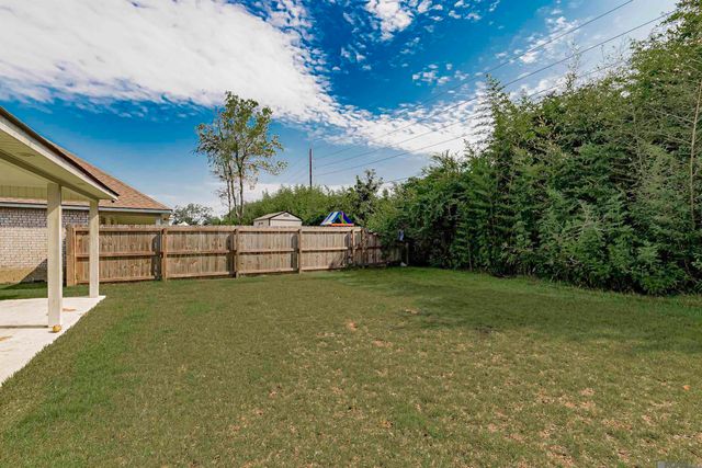 15820 Loussier Dr, Zachary, LA 70791