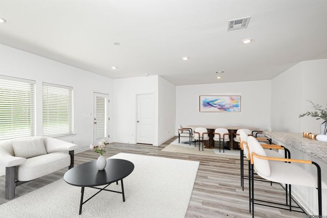 15820 Loussier Dr, Zachary, LA 70791