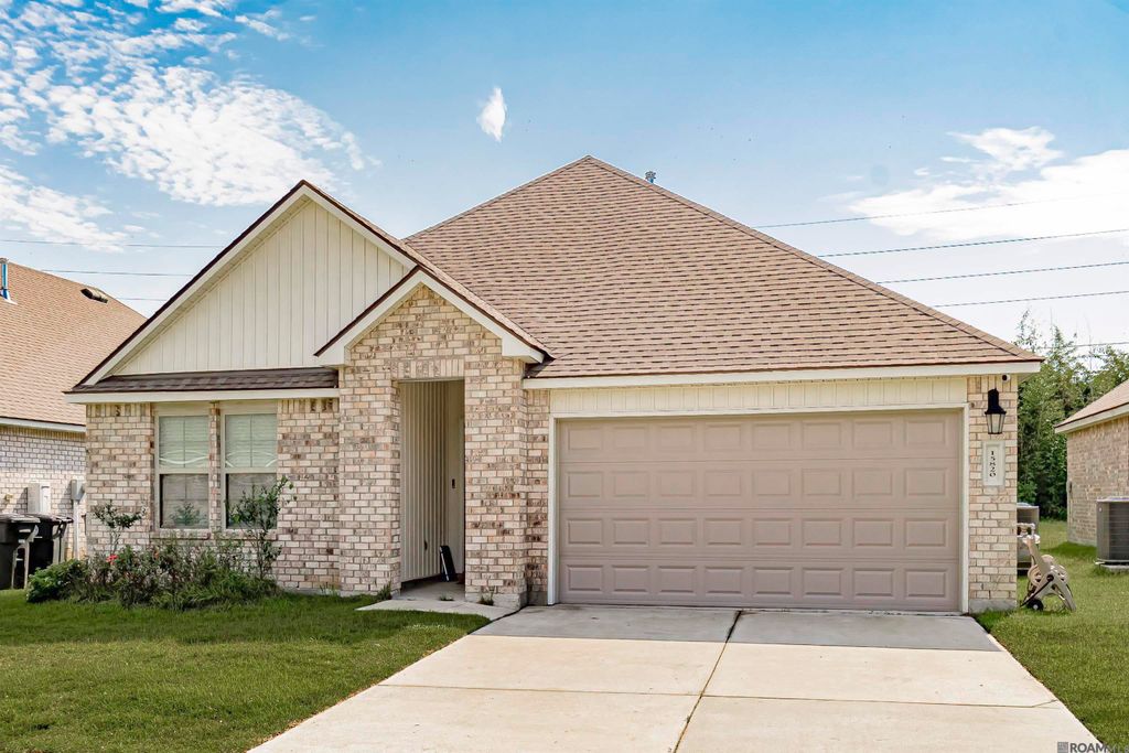 15820 Loussier Dr, Zachary, LA 70791