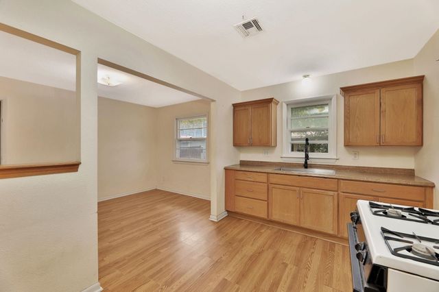 941 W Hazel St, Wichita, KS 67217