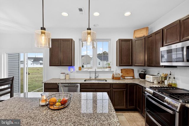 525 CROWN FOREST LN, Felton, DE 19943