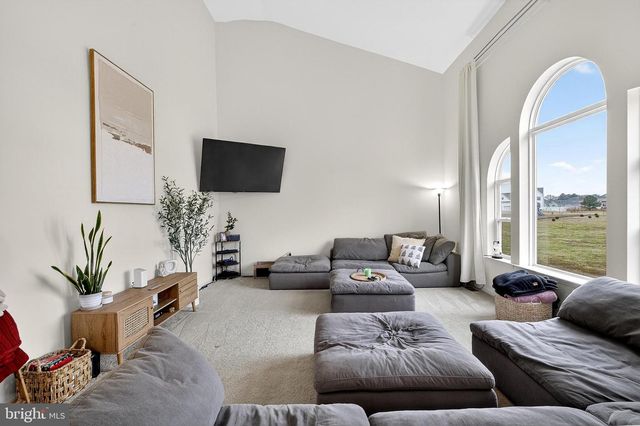 525 CROWN FOREST LN, Felton, DE 19943