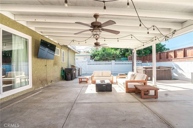 15705 Hayter Ave, Paramount, CA 90723