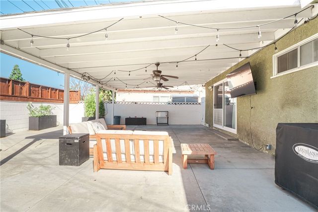 15705 Hayter Ave, Paramount, CA 90723