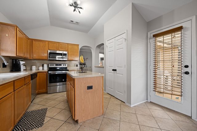 6716 Stockton Drive, Fort Worth, TX 76132