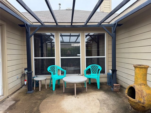 6716 Stockton Drive, Fort Worth, TX 76132
