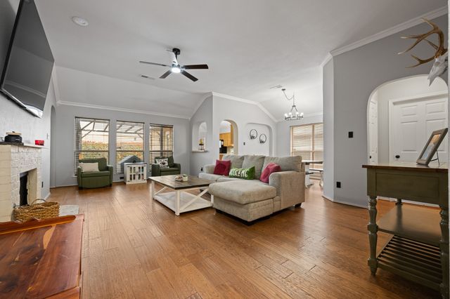 6716 Stockton Drive, Fort Worth, TX 76132