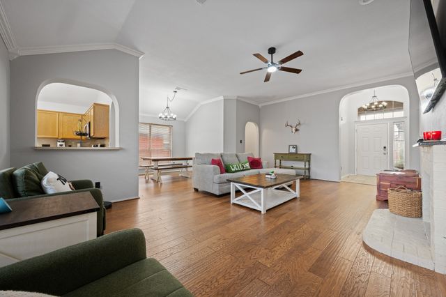 6716 Stockton Drive, Fort Worth, TX 76132