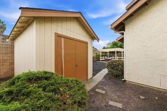 665 Hollyhock Drive, San Leandro, CA 94578