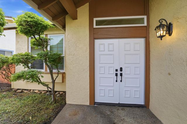 665 Hollyhock Drive, San Leandro, CA 94578