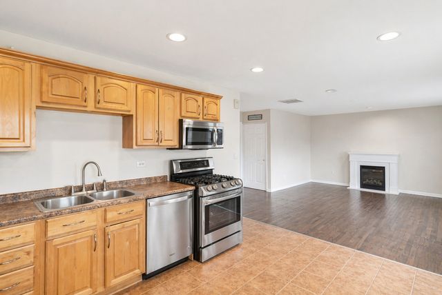 111 S Bartlett Road, Streamwood, IL 60107