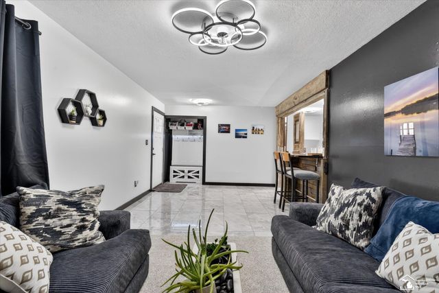 7060 Brookside Drive, Lambertville, MI 48144