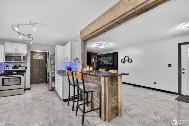 7060 Brookside Drive, Lambertville, MI 48144