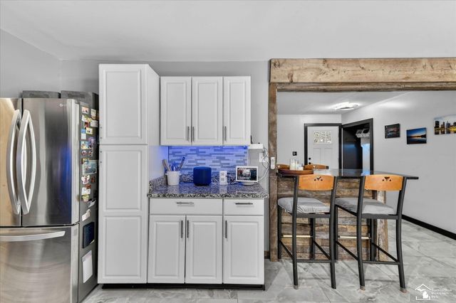 7060 Brookside Drive, Lambertville, MI 48144