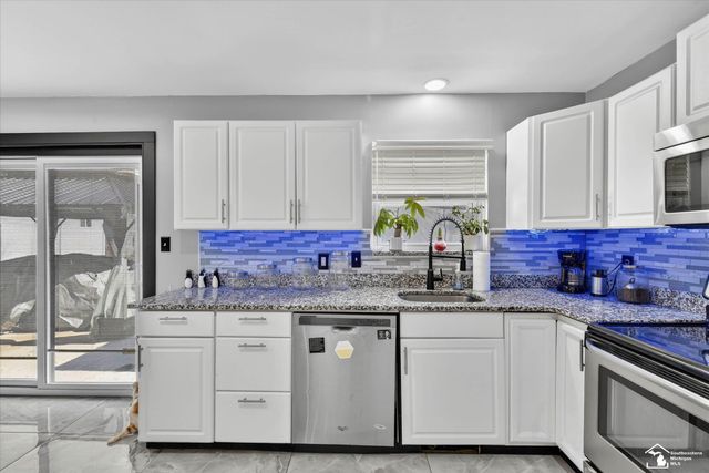 7060 Brookside Drive, Lambertville, MI 48144