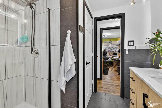 7060 Brookside Drive, Lambertville, MI 48144