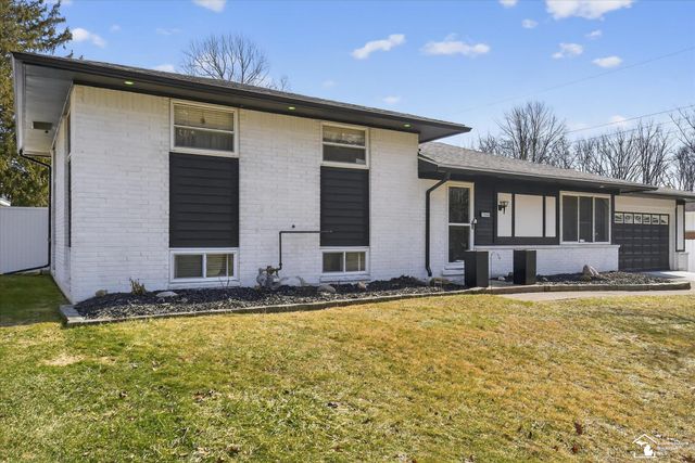 7060 Brookside Drive, Lambertville, MI 48144