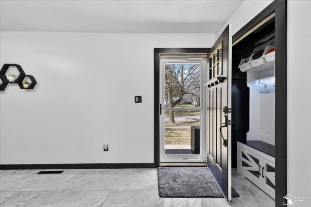 7060 Brookside Drive, Lambertville, MI 48144