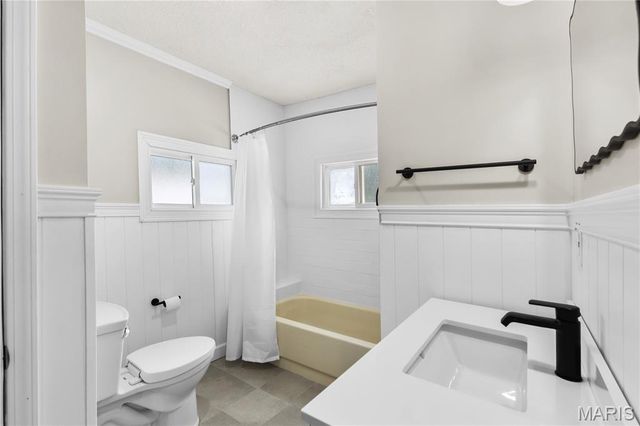 2970 Walton Road, St John, MO 63114