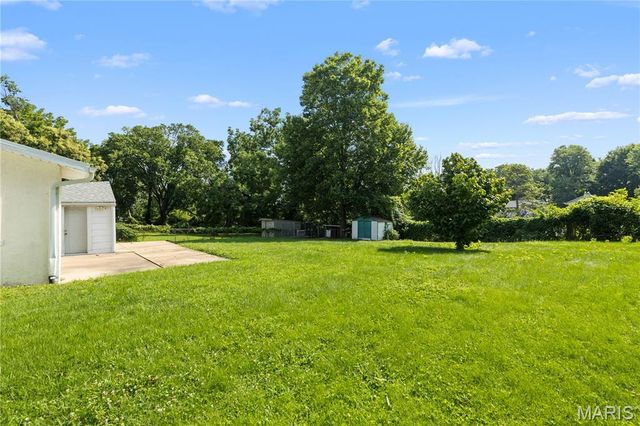 2970 Walton Road, St John, MO 63114