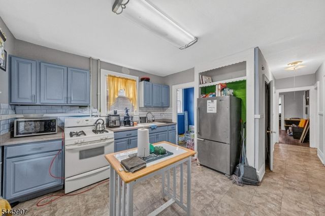 288 Pomona Ave 3, Newark City, NJ 07112