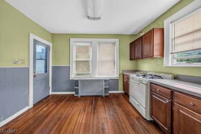 288 Pomona Ave 3, Newark City, NJ 07112