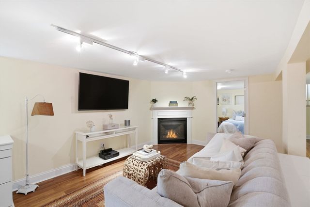 252 Washington St, Arlington, MA 02474