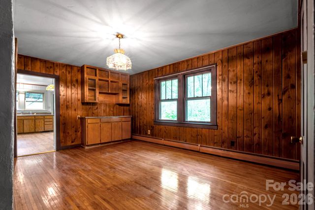 257 Pine Street, Black Mountain, NC 28711