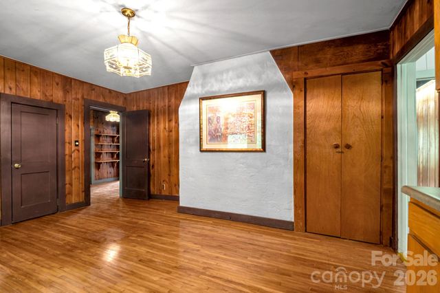 257 Pine Street, Black Mountain, NC 28711