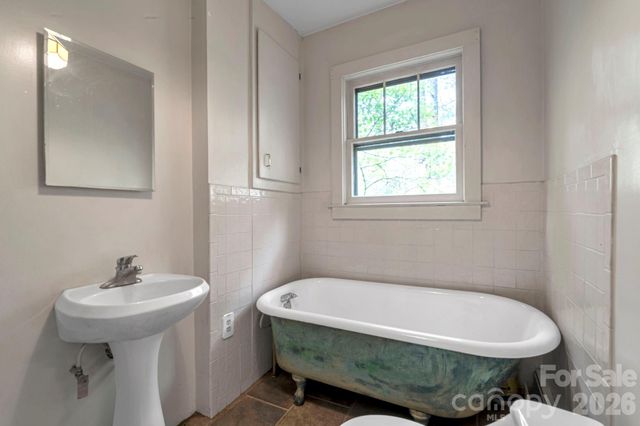 257 Pine Street, Black Mountain, NC 28711