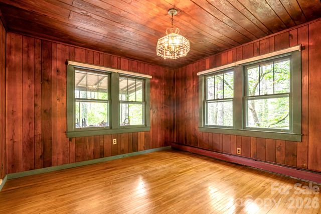 257 Pine Street, Black Mountain, NC 28711
