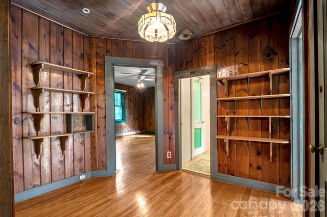 257 Pine Street, Black Mountain, NC 28711